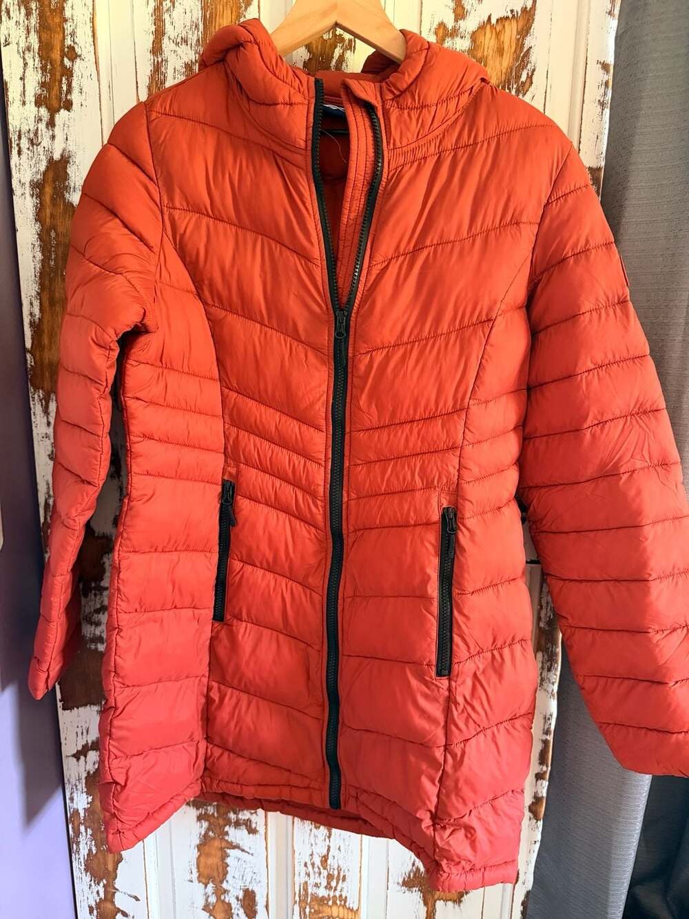 Reebok Women's Quilted Puffer Hooded Jacket in Coral Size Small Gorpcore